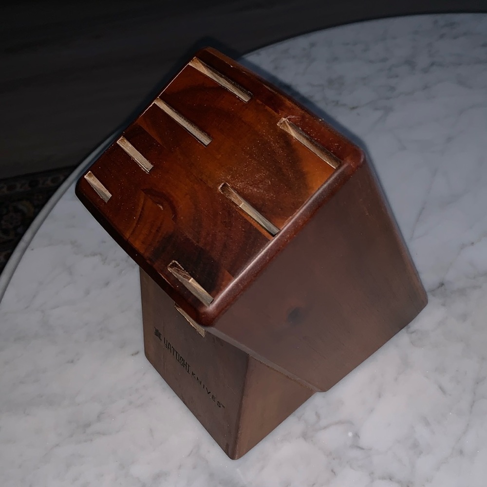 Yatoshi Knife Block